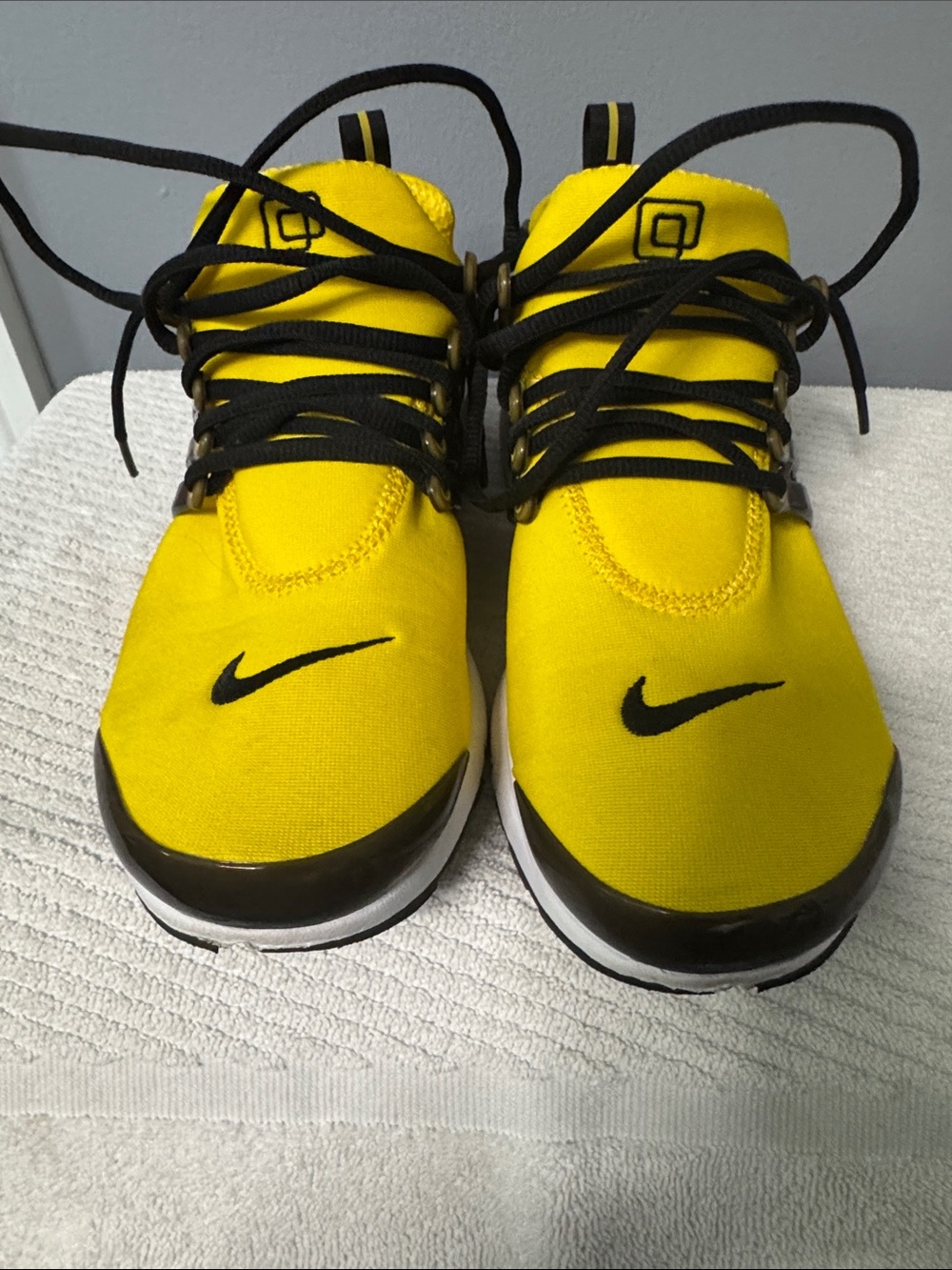 Nike Air Presto Tour Men’s Size 9, Yellow Black White Running Shoes, rare color - Picture 5 of 7
